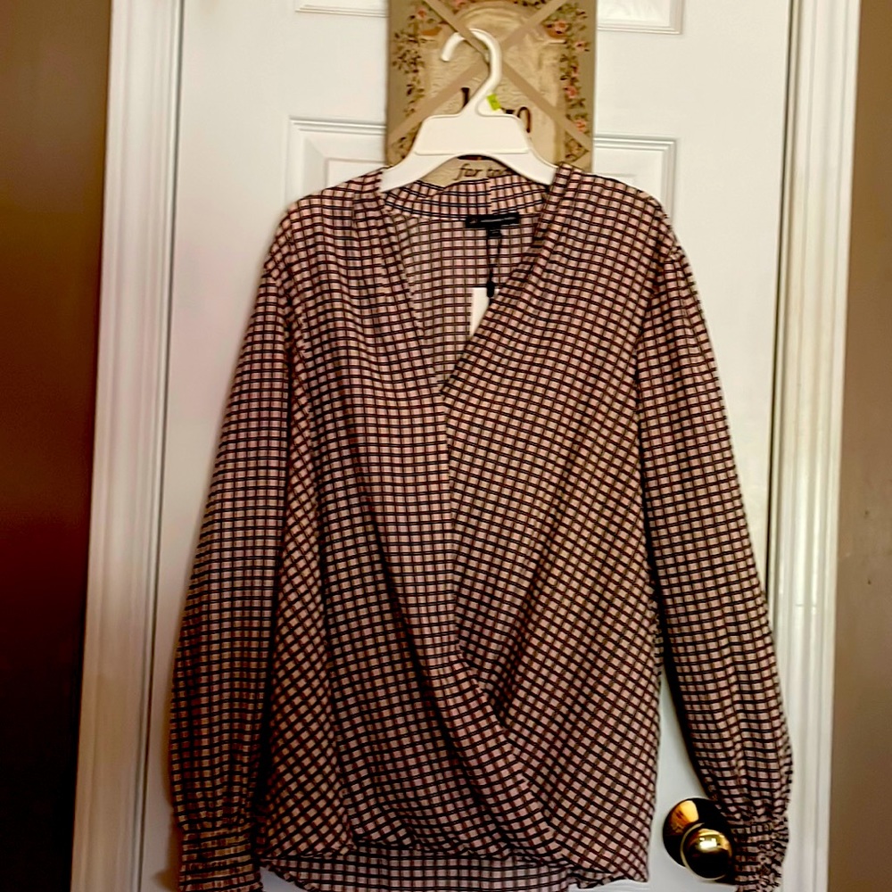 NWT pretty blouse